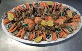 Plateau de fruits de mer © Camargue Coquillages