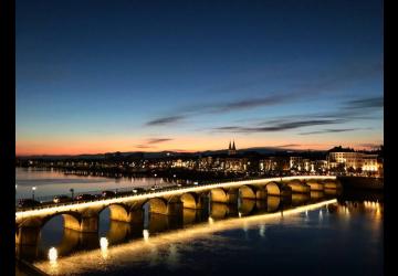 Le pont Saint-Laurent de nuit Le Saint Laurent_Saint-Laurent-sur-Saône