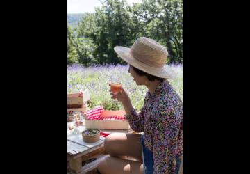 Pique-nique chic au coeur des lavandes - L'essentiel de lavande_La Bégude-de-Mazenc