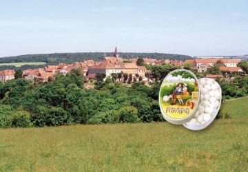 Flavigny sur Ozerain avec la boite ovale +á droite 60x40 HD -®AnisdeFlavigny